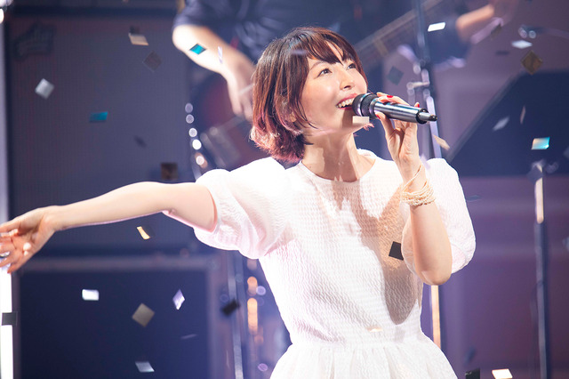 花澤香菜、「星空☆ディスティネーション」も披露！ 「再出発」への一歩を踏み出したライブ“Moonlight Magic”【公演レポ】 画像