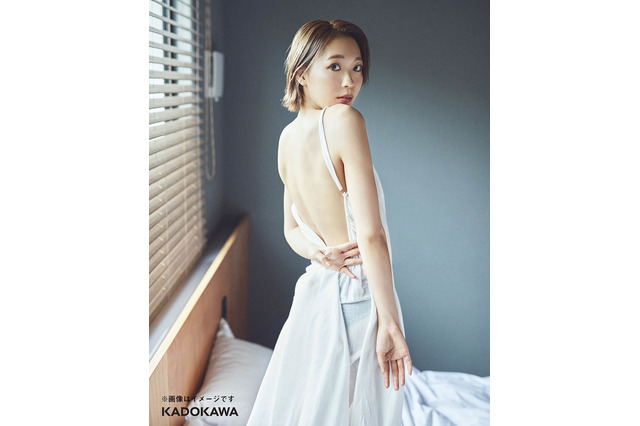 「ラブライブ！サンシャイン!!」Aqours声優・斉藤朱夏、2nd写真集発売！ “水着”ショット含む先行カットが公開 画像