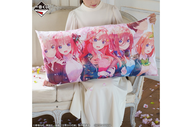 映画「五等分の花嫁」卒業シーンや花嫁衣裳など新規描き下ろしが満載♪ 一番くじが登場 画像