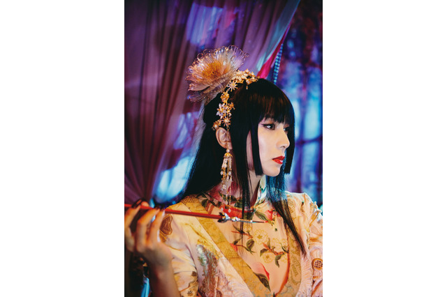 映画「ホリック xxxHOLiC」同じ服を二度と着ない！蜷川実花監督撮りおろしの侑子の写真集カット公開 画像