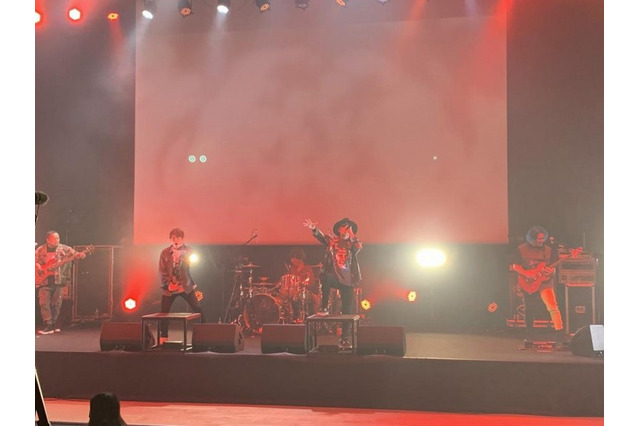 「コードギアス」がFLOWの音楽を刻んでくれた―― 主題歌やバンド20周年への想い【インタビュー】 画像