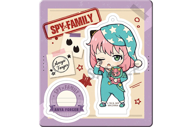 「SPY×FAMILY」缶バッジ＆アクスタ登場！ “フッ”とした表情やお出かけ姿まで、アーニャたちの魅力が満点 画像