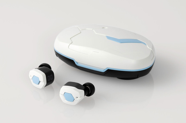 「エヴァンゲリオン」綾波レイ（CV.林原めぐみ）のイヤホン登場 撮りおろしアナウンスも収録 画像