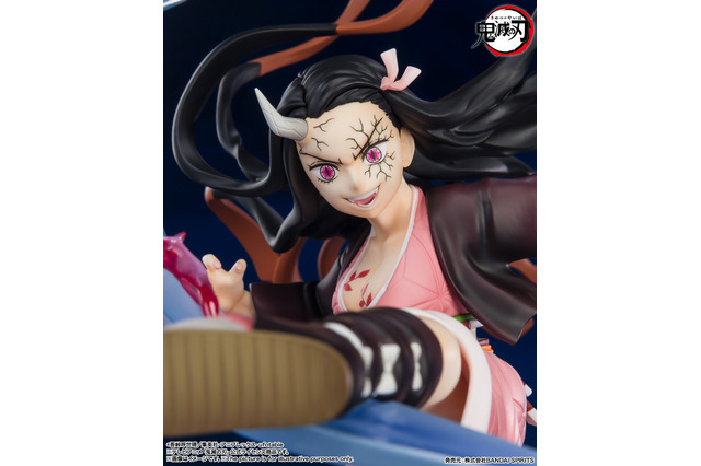 「鬼滅の刃」竈門禰豆子、“鬼化進行時”のフィギュア登場！ 体の模様、大きく突き出す角など細部まで忠実再現 画像