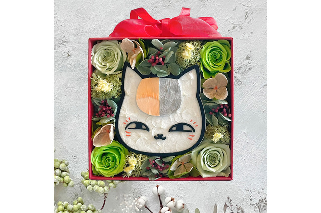 「夏目友人帳」ニャンコ先生が四角いフラワーBOXに！バラ、あじさい、かすみ草などプリザーブドフラワーで素敵にアレンジ♪ 画像