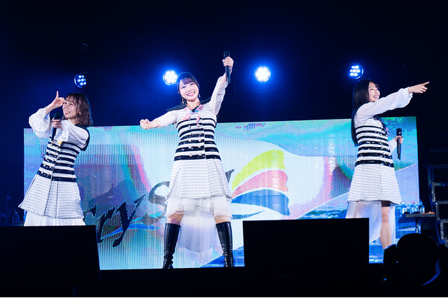 麻倉もも＆雨宮天＆夏川椎菜がトロッコでファンの近くまで会いに行くyacht！「TrySail」ワンマンライブ公式レポート 画像