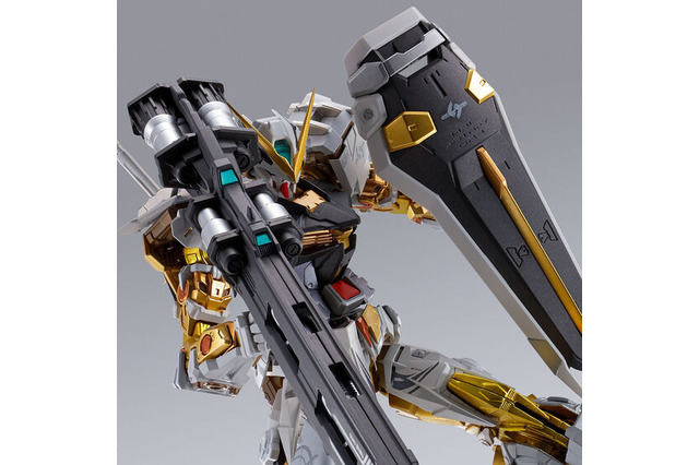 「ガンダムSEED ASTRAY」金色のアストレイが蘇った…!? 下半身の可動域向上＆新規造形「ゲイボルグ」を携えて立体化 画像