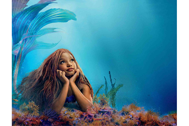 実写映画「リトル・マーメイド」人間の世界に憧れるアリエルやエリック王子と愛を深めるシーンも！ 新メインビジュアル＆場面写真公開 画像