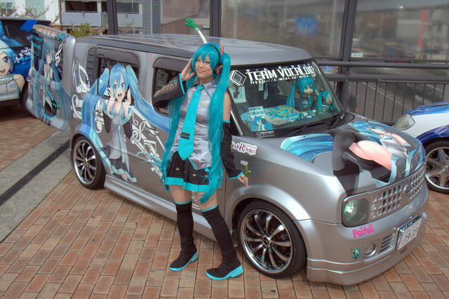 フジテレビ前を痛車が占拠　ハロウィンまで待ちきれない新イベント 画像