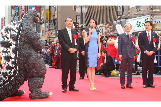 TOHOシネマズ新宿いよいよオープン　レッドカーペットに長澤まさみやゴジラ 画像