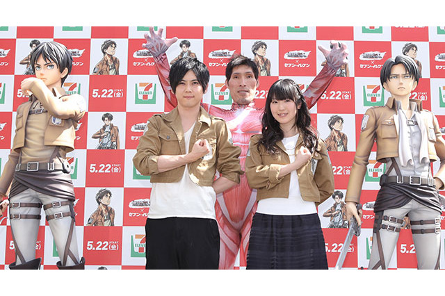 「進撃の巨人」等身大フィギュア初お披露目　梶裕貴、石川由依とも対面 画像