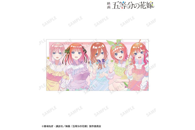 映画「五等分の花嫁」五つ子たちが制服エプロン姿で“あーん”♪ アクスタ、缶バッジなど新作イラストグッズ登場 画像