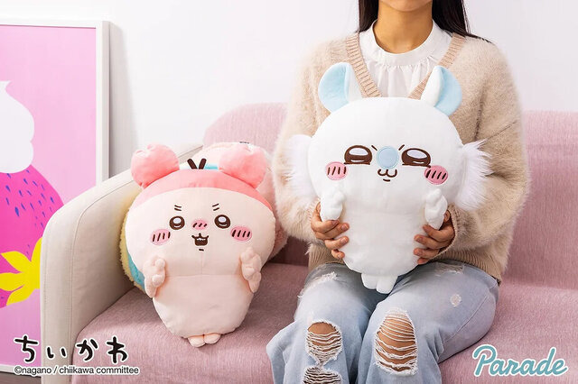 「ちいかわ」古本屋、モモンガが可愛くポーズ！ 全長約35cmもの「BIGぬいぐるみ」、手のひらサイズの「マスコット」が登場 画像