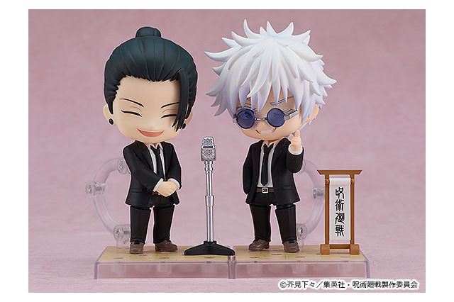 「呪術廻戦」五条悟＆夏油傑がスーツ姿でねんどろいど化！ “まくり”やマイク付きで漫才コンビのようなディスプレイも 画像