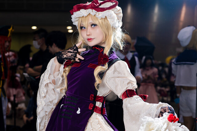 「東方」美女コスプレイヤーが勢揃い！ 超豪華衣装の“紫”からミリタリー風“妖夢”、秀逸デザイン衣装頒布サークルまでアレンジ無限大【写真61枚】 画像