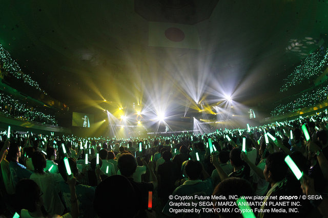 デビューから8年、ついに初音ミクが武道館に「マジカルミライ 2015」初日ライブレポート 画像