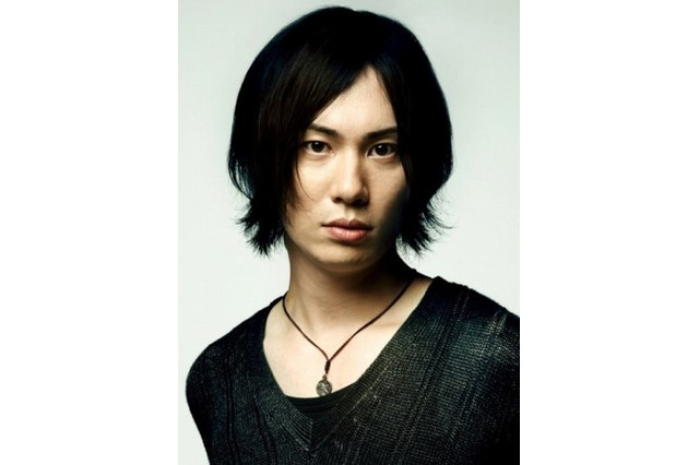 鈴木達央が絵本の読み聞かせ “猫”から“バス”までいろいろ挑戦 画像