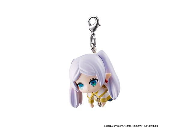 「葬送のフリーレン」フェルン、シュタルクをつまんでつなげる♪ つい集めたくなっちゃうガシャポンが登場 画像