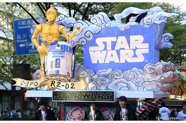 「スター・ウォーズ」ねぶたが川崎に　総勢200名がハロウィンで大行進 画像