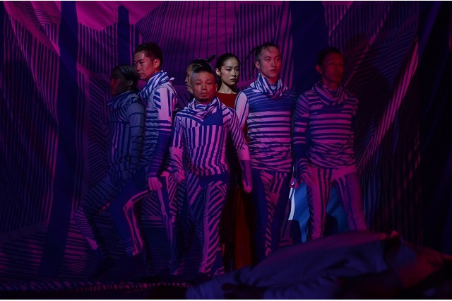 原作・荒木飛呂彦：舞台「死刑執行中脱獄進行中」　極めてアナログに、シュールに不気味に展開 画像