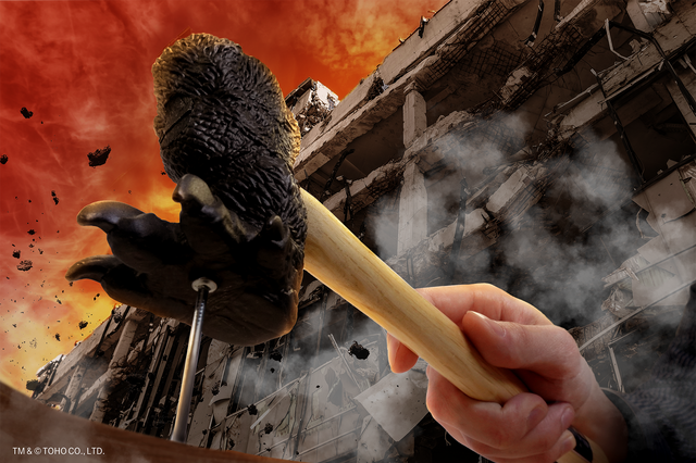 “本物のゴジラの足”で釘を打つ!? なんて緊迫感だ…「ゴジラハンマー」発売 画像