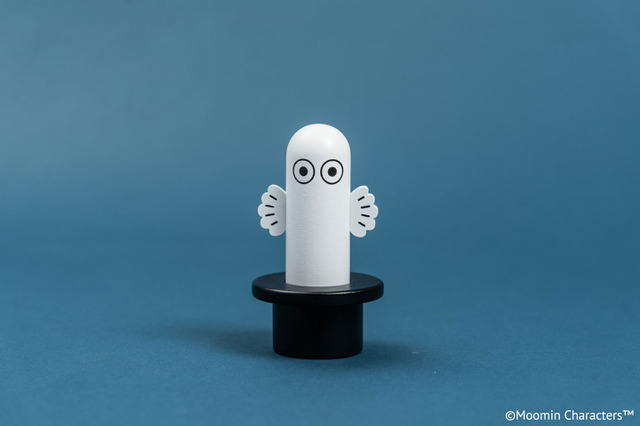 「ムーミン」の不思議な生き物ニョロニョロに注目したグッズ!? Tシャツ、ギフトセット、醤油皿などこだわりアイテムが登場！ 画像