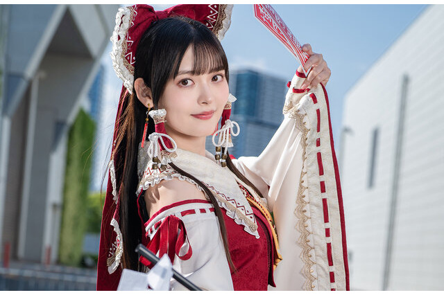 【コスプレ】人気声優の上坂すみれも登場！豪華モデル陣による美しさが圧巻、博麗神社例大祭開催のファッションショー特別レポ第1弾【写真36枚】 画像