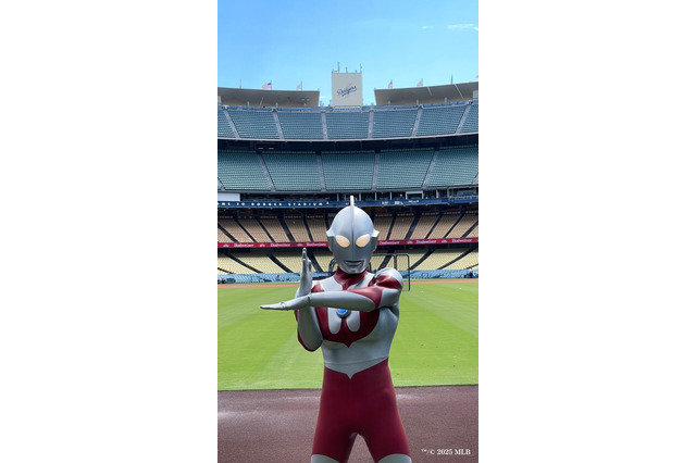 ウルトラマン＆バルタン星人がドジャースタジアムで乱闘!? 「MLB」ドジャースの始球式に登場 画像