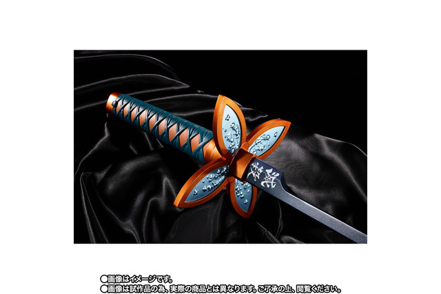 「鬼滅の刃」胡蝶しのぶ、日輪刀が約1／1スケールで公式立体化！“もしもし 大丈夫ですか？”＆「無限城編 第一章 猗窩座再来」のセリフも収録 画像