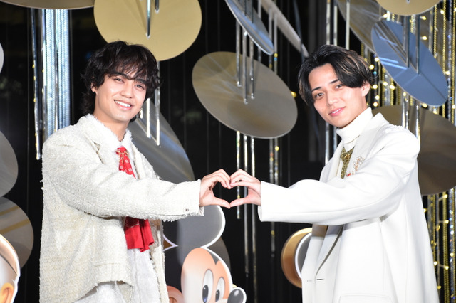 キンプリ、クリスマスはミッキーと一緒に過ごす？ 永瀬廉、高橋海人が丸の内・点灯式に登場 画像