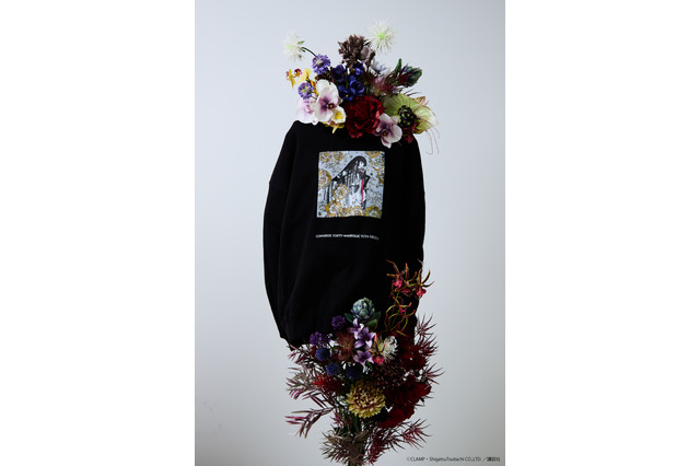 「CLAMP」の世界をファッションで！「xxxHOLiC」「ちょびっツ」の美麗デザインスウェットやアクスタ登場　「CONVERSE TOKYO」コラボ第1弾 画像