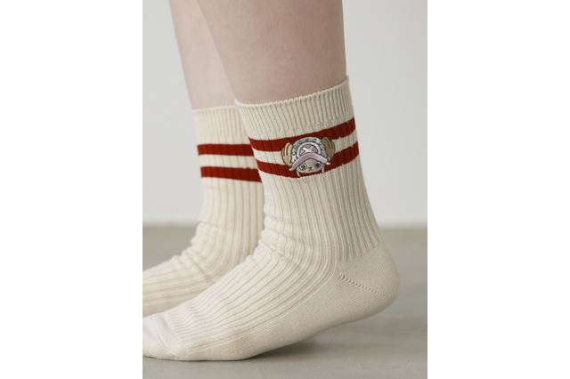 「ワンピース」チョッパーの刺繍入り靴下が可愛すぎる！「靴下屋」コラボソックスが登場 画像