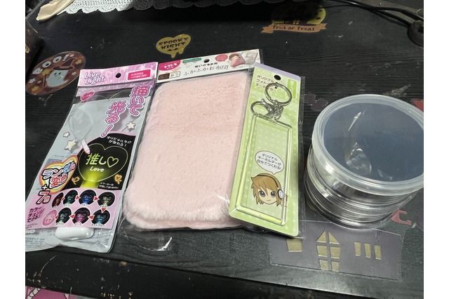 不器用な私を“推し活の天才”に変える「Seria」の100均神グッズ4選。銀テープもぬい活も劇的レベルアップ！【暮らしの推し活手帳】 画像