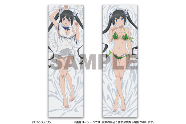 大胆な葉っぱビキニ姿で添い寝!? 「ダンまち」ヘスティア、アイズたちが抱き枕カバーに！ ほぼ等身大で再現 画像