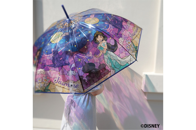 幻想的なデザインにうっとり…♪ ディズニープリンセスモチーフのビニール傘が再入荷！ステンドグラス風デザインが美しい 画像