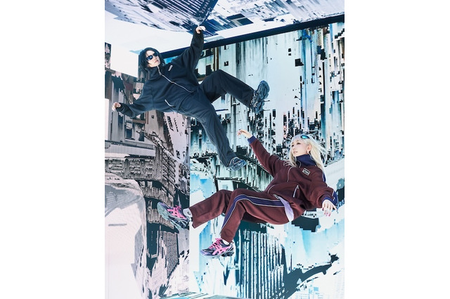 YOASOBIがASICSとコラボ！ 自らデザインに参加したシューズ＆アパレルを発売！ 画像