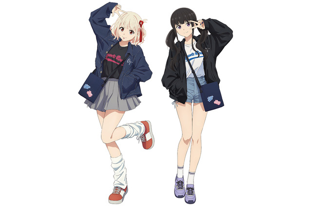 「リコリコ」千束＆たきなとおそろコーデで出かけよう♪ 制作スタッフの描き下ろしイラストを使用した新作Tシャツも登場 画像
