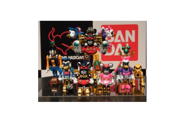 “ももち”も応援に駆けつけた！　ミッキーたちが合体する超合金ロボも初披露 画像