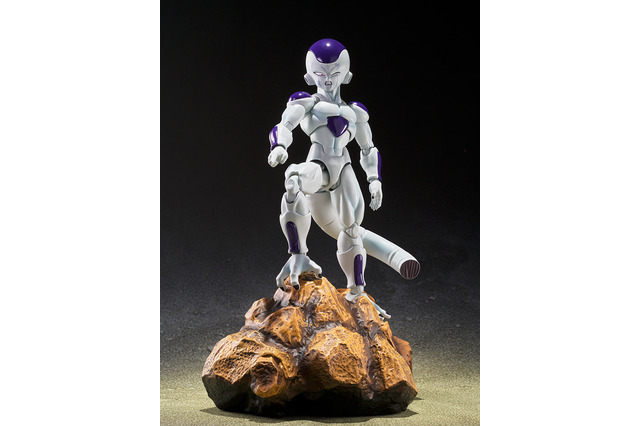「ドラゴンボールZ」フリーザ 第四形態が可動フィギュアに！表情パーツを変えて劇中の激闘も再現できる、美麗造形に注目！ 画像