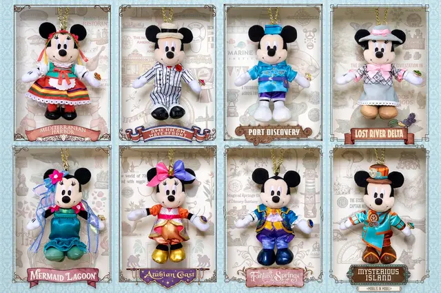 8種類のミッキーぬいぐるみがどれもかわいい♪ 東京ディズニーシー25周年スペシャルグッズが新登場！8つのテーマポートの魅力や25年間の歴史がつまったグッズはファン必見 画像