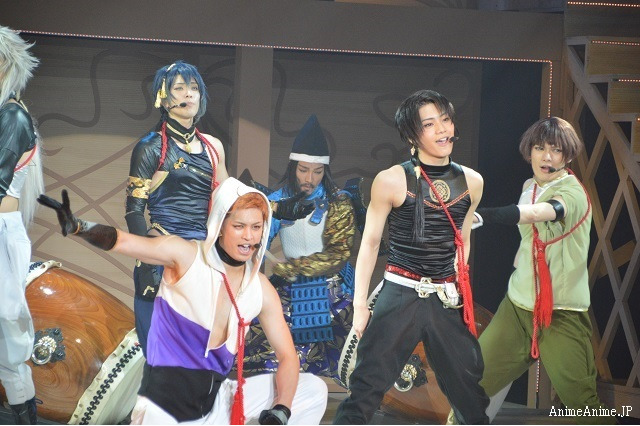 高浩美のアニメ・マンガ×ステージ評　ミュージカル『刀剣乱舞』、歌劇『明治東亰恋伽』 画像