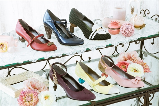 「おそ松さん」  コラボパンプス発売、足元に“推し松”を 画像