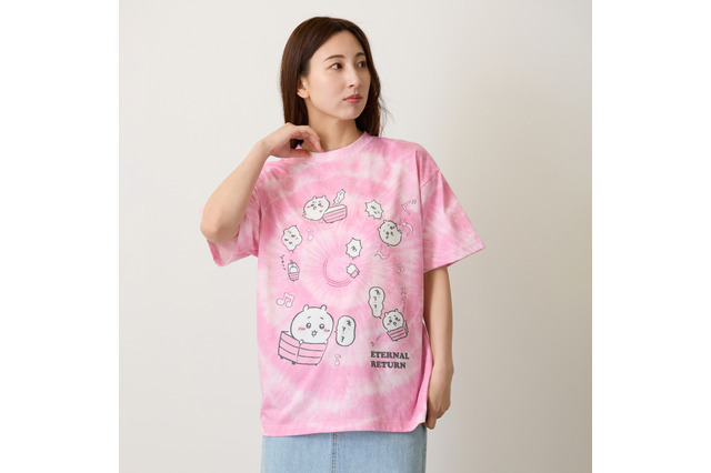 「ちいかわ」梅雨&夏のシーズンに新たなアパレルを♪ 個性を出せるTシャツ&靴下が登場 画像