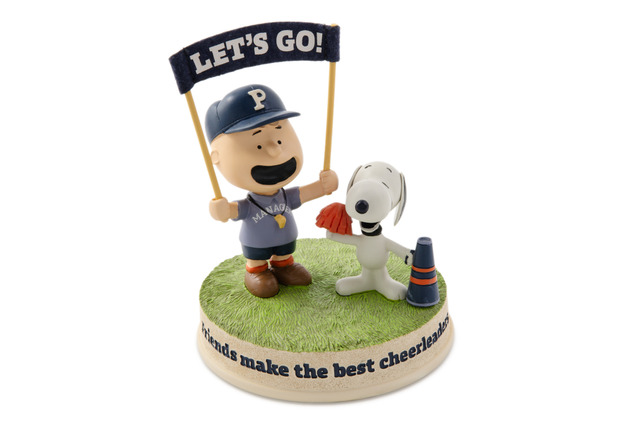 スヌーピーのお座りぬいや走り出すぬいが可愛すぎる♪ 「PEANUTS」スポーティーでノスタルジックなコレクションも！ 新作輸入雑貨&ぬいぐるみが登場 画像
