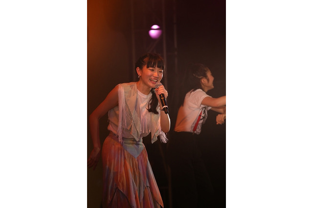 千菅春香、初の単独ライブは大盛況 ゲストにたかはし智秋、愛美 画像