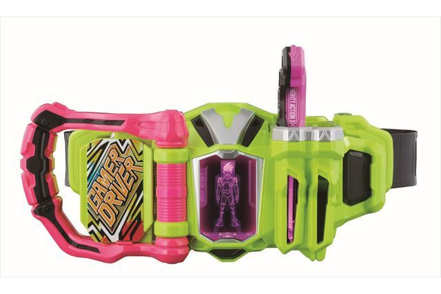 新ライダー「エグゼイド」の変身ベルト「DX ゲーマドライバー」が発売 画像