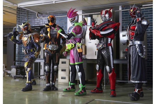 「仮面ライダー平成ジェネレーションズ」 新場面写真公開 豪華前売プレミアムセットも 画像