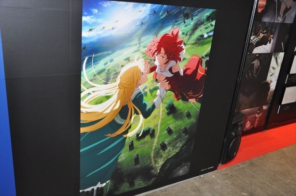 松竹ブースは「終末のイゼッタ」対戦車ライフルで存在感 物販も盛況【AJ2017】