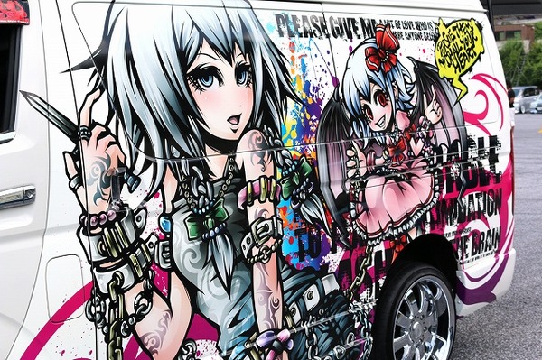 「痛車」奥伊吹モーターパークでドレスアップ＆ミーティングイベント 総勢120台を展示