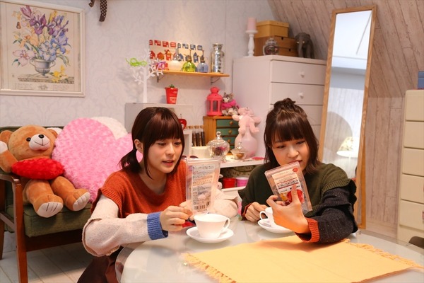 【収録オフショット】“料理回”で二人のエプロン選び 「水瀬いのりと大西沙織のPick Up Girls」第6回